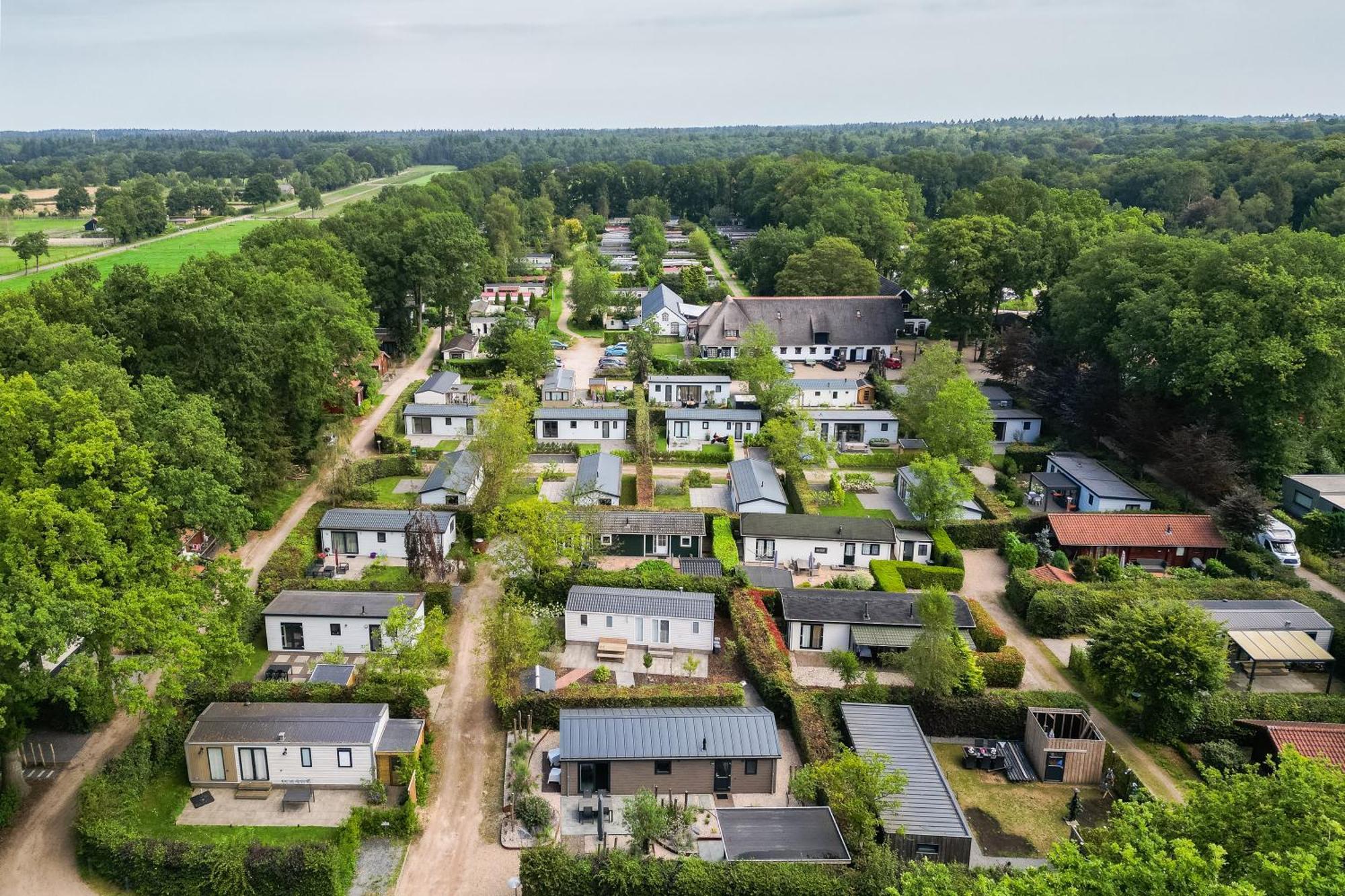 Modern Ingericht Chalet Op Groen Park Op De Veluwe Epe Eksteriør bilde